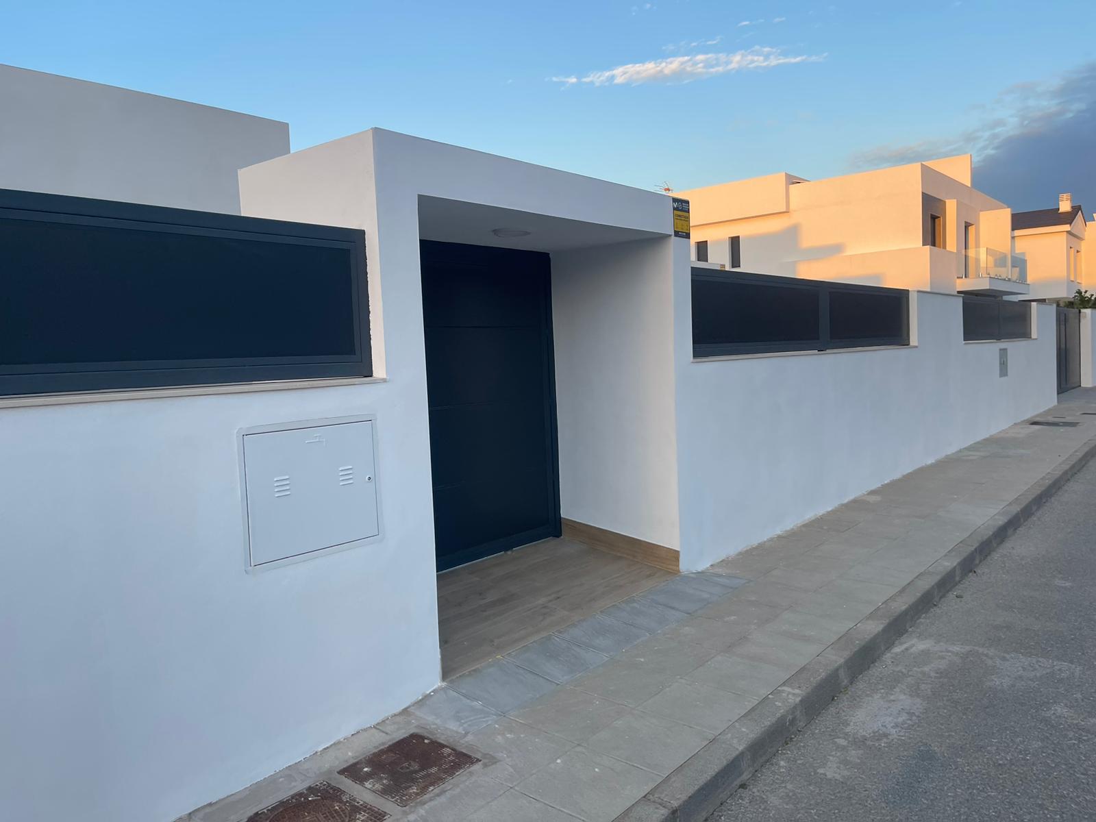 Acabados entrada casa moderna