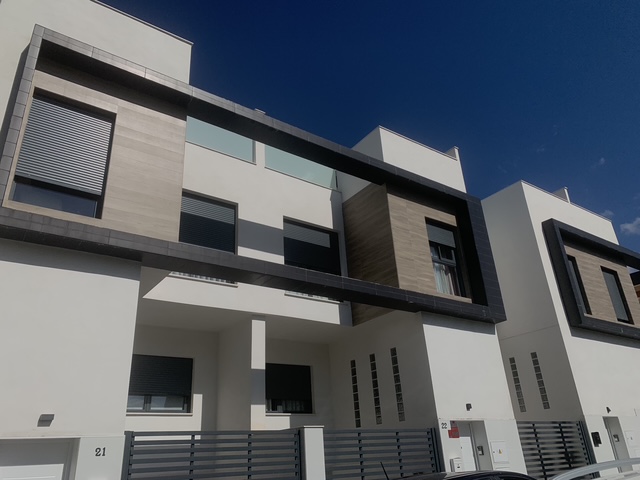 Fachada edificio moderno